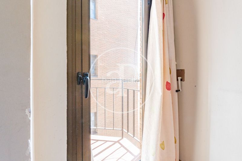 Foto 851a28d2-bfe8-42e5-9dde-42be481453f7. Pis amb calefacció aparcament a Almagro Madrid