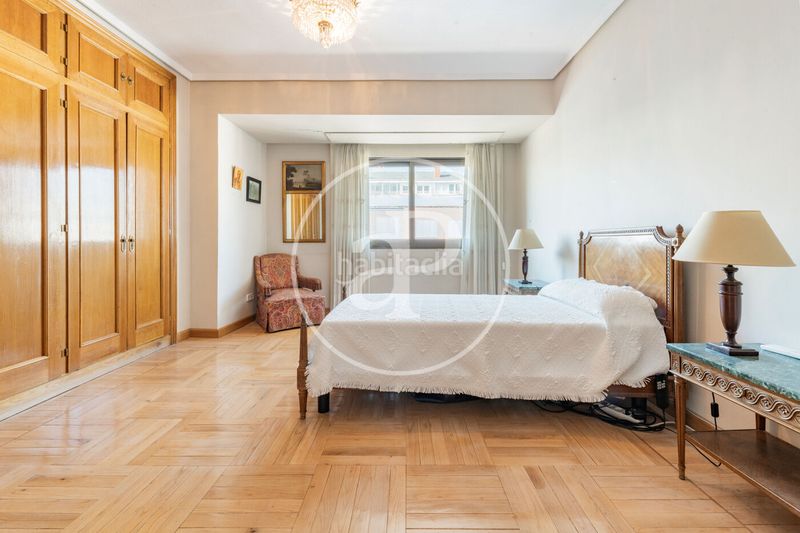 Foto 89704a93-ee38-4b1f-8511-2f1bb5a7bcb9. Pis amb calefacció aparcament a Almagro Madrid