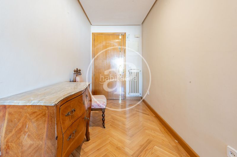 Foto ba31a399-13a0-4b84-9386-debd43109b12. Pis amb calefacció aparcament a Almagro Madrid
