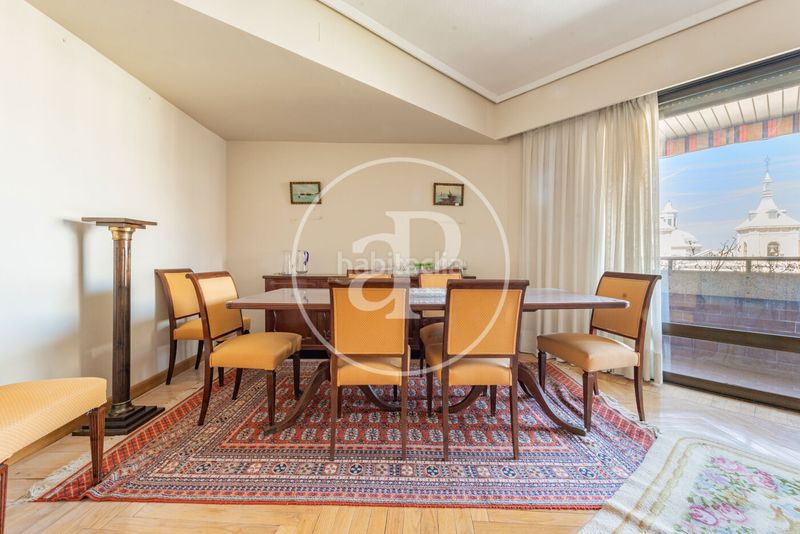 Foto cb54d3ea-b27b-40ef-a296-55a065f7b469. Pis amb calefacció aparcament a Almagro Madrid