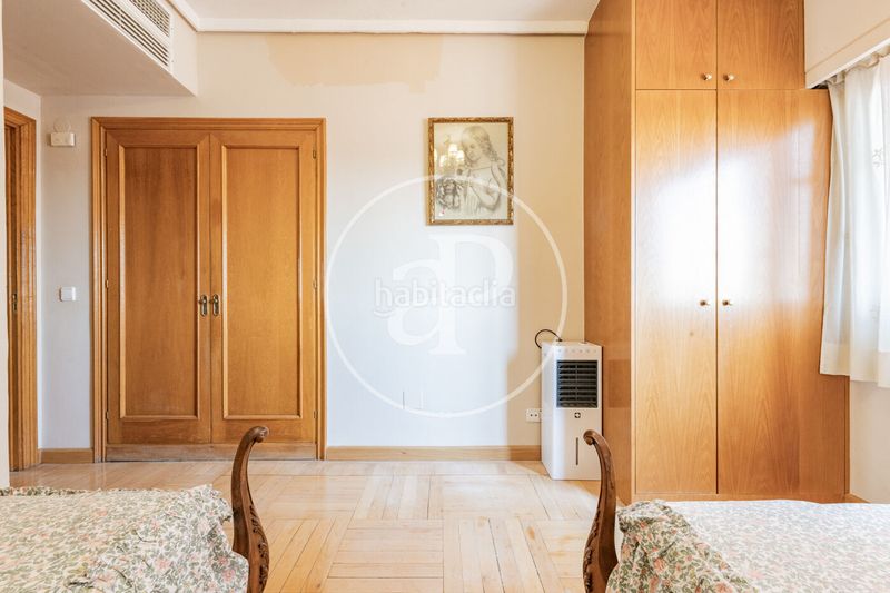 Foto cdf6fe2f-052f-457d-85e9-0b3fd1285dda. Pis amb calefacció aparcament a Almagro Madrid