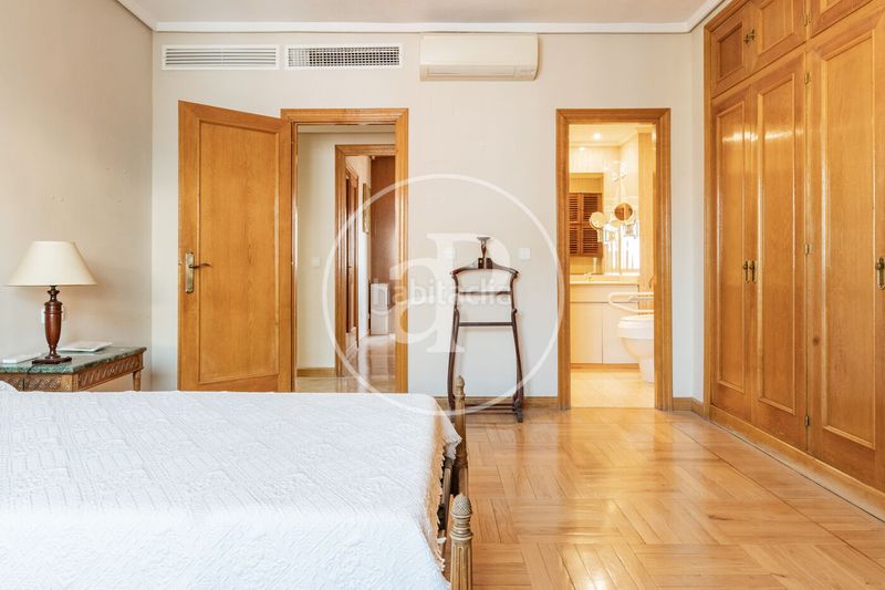 Foto cf473196-aed2-47aa-86c0-aff0a1d61faf. Pis amb calefacció aparcament a Almagro Madrid