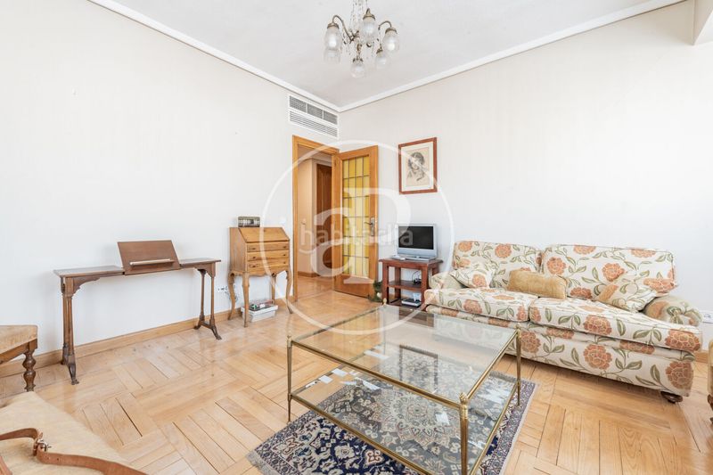 Foto dcff9639-6ca1-4d5a-885f-22b7b707035e. Pis amb calefacció aparcament a Almagro Madrid