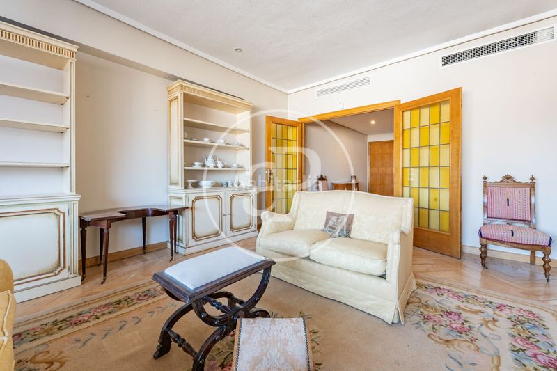 Foto fc2f4c1d-4b7c-4225-974b-5970880c97d2. Pis amb calefacció aparcament a Almagro Madrid