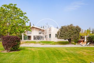 Casa  C. corzo. Villa passivhaus y casa de invitados en somosaguas norte