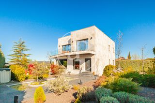 Casa  C. elide. Chalet en venta en las rozas