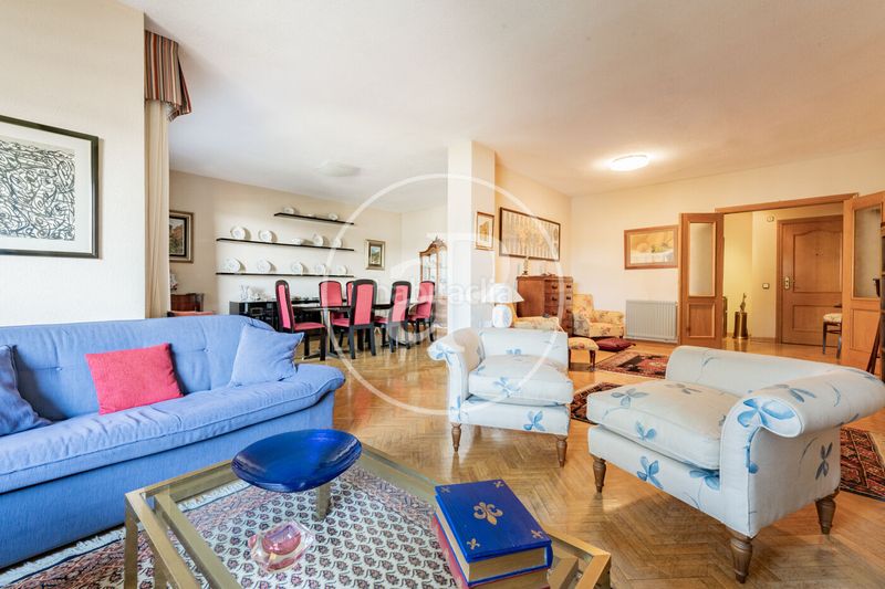 Foto 01e34050-5497-401e-8759-e2421c7038f1. Pis amb calefacció aparcament piscina a Mirasierra Madrid