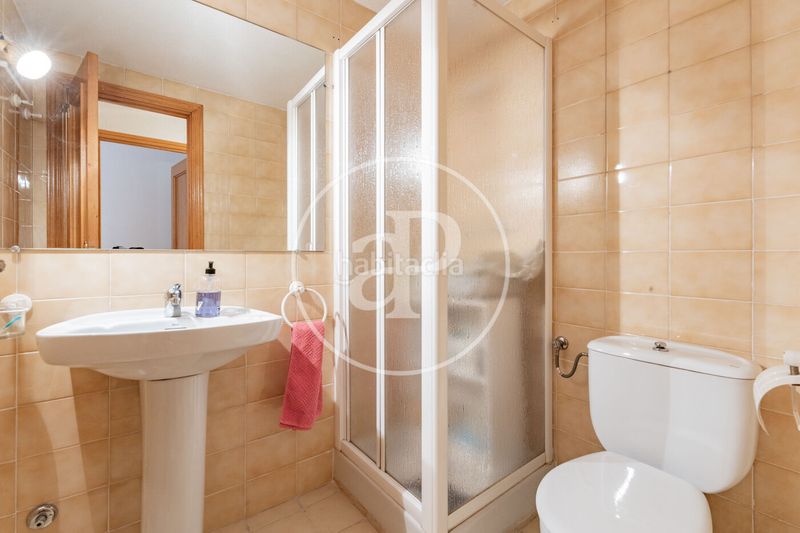 Foto 04b3e444-056b-499c-ab10-a63def4fcbcf. Pis amb calefacció aparcament piscina a Mirasierra Madrid