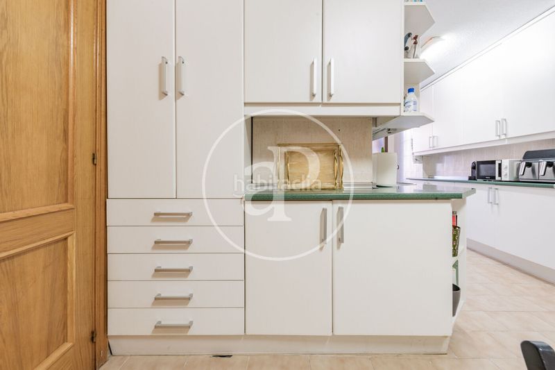 Foto 0d870a59-b352-474d-a7a8-aa587dcde40e. Pis amb calefacció aparcament piscina a Mirasierra Madrid