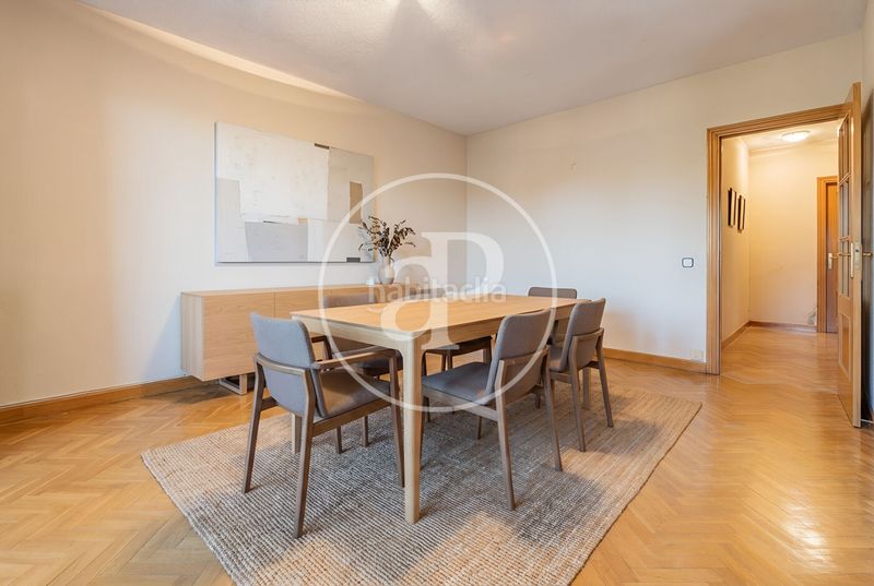 Foto 0f96d092-2237-4dbf-aa4f-28a1c1807a09. Pis amb calefacció aparcament piscina a Mirasierra Madrid