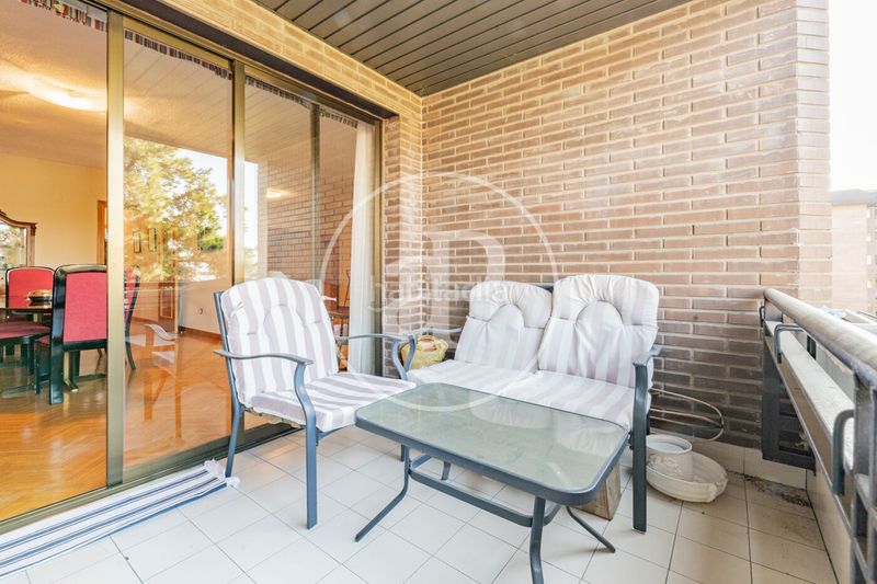 Foto 1727b2c4-4263-4342-99a4-7ab338d7ec9b. Pis amb calefacció aparcament piscina a Mirasierra Madrid