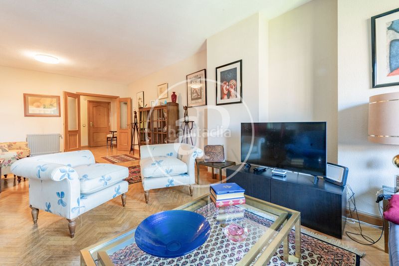 Foto 1b657c21-4205-452f-be2f-7df44721b151. Pis amb calefacció aparcament piscina a Mirasierra Madrid