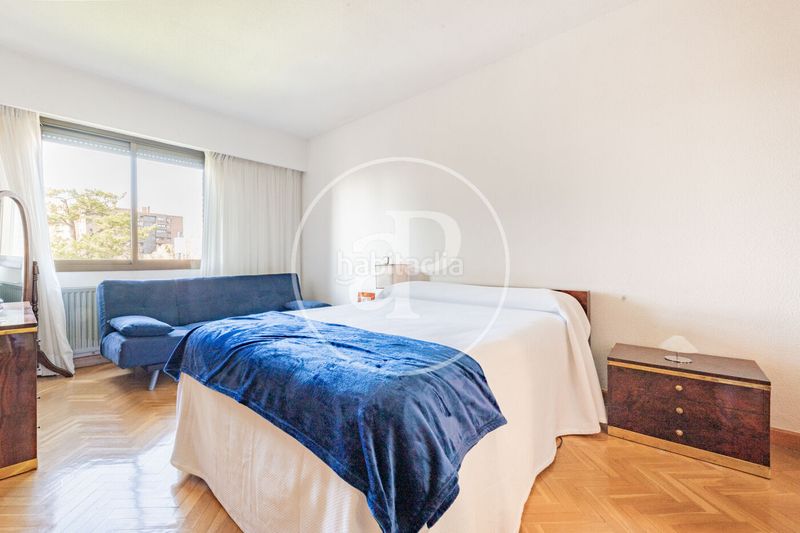 Foto 239b34e1-9801-4de1-9e39-a75dc78666dc. Pis amb calefacció aparcament piscina a Mirasierra Madrid