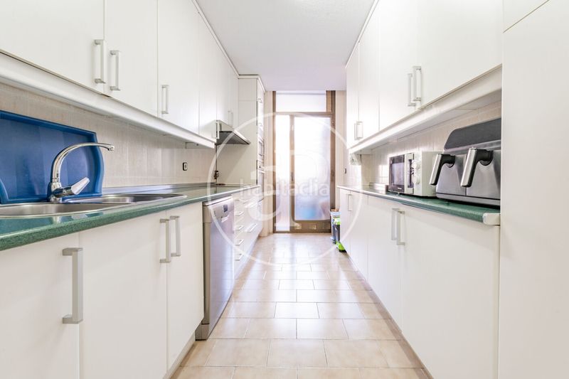 Foto 2c20d36e-8bbe-4e1b-9ed0-6f2cddddf186. Pis amb calefacció aparcament piscina a Mirasierra Madrid