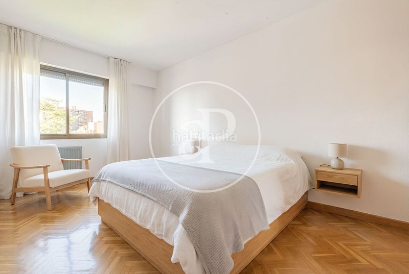 Foto 31183b21-ec54-4dbf-832d-38947ffc53b0. Pis amb calefacció aparcament piscina a Mirasierra Madrid