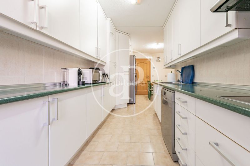 Foto 6c3ad5bf-eb7a-4057-864a-af89367dc1d9. Pis amb calefacció aparcament piscina a Mirasierra Madrid