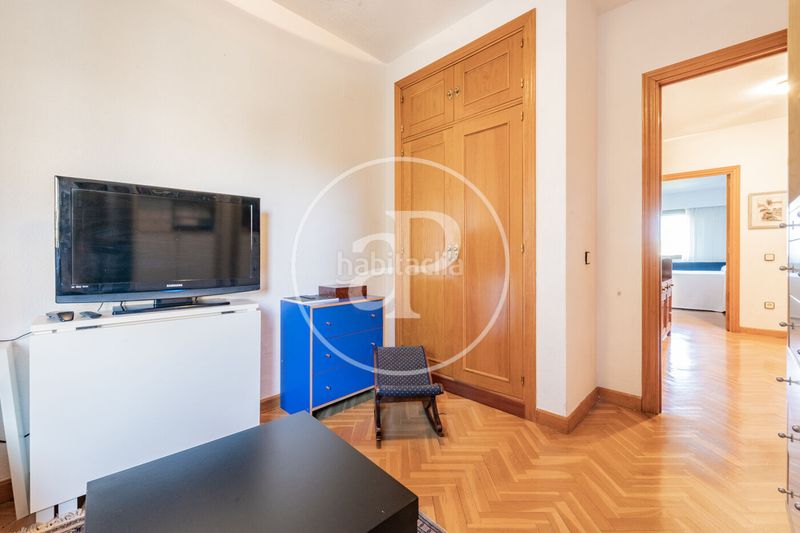 Foto f403686d-e3ba-4e89-a70b-d78ceae90327. Pis amb calefacció aparcament piscina a Mirasierra Madrid