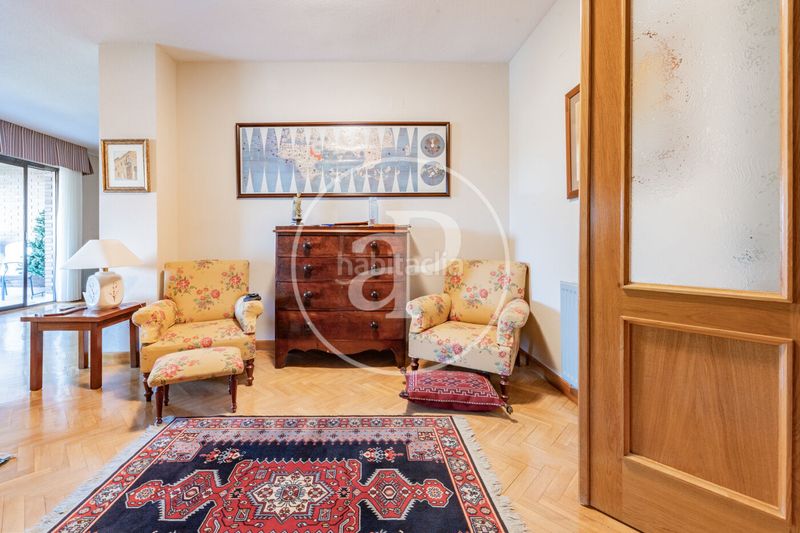 Foto fb3b4ce3-94e5-4462-a30e-e3d74663ca7e. Pis amb calefacció aparcament piscina a Mirasierra Madrid