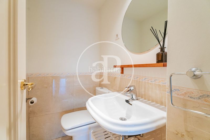 Foto 31717f4d-6e65-47f8-a366-52a7c03fd98a. Pis amb calefacció aparcament piscina a Hispanoamérica-Bernabéu Madrid