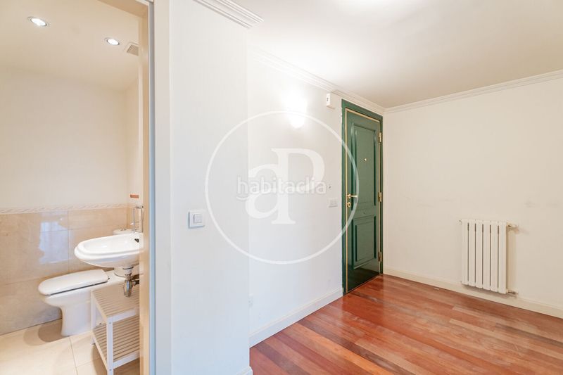 Foto c4d976f9-f34d-4c0c-acf4-dae044c0f7d7. Pis amb calefacció aparcament piscina a Hispanoamérica-Bernabéu Madrid