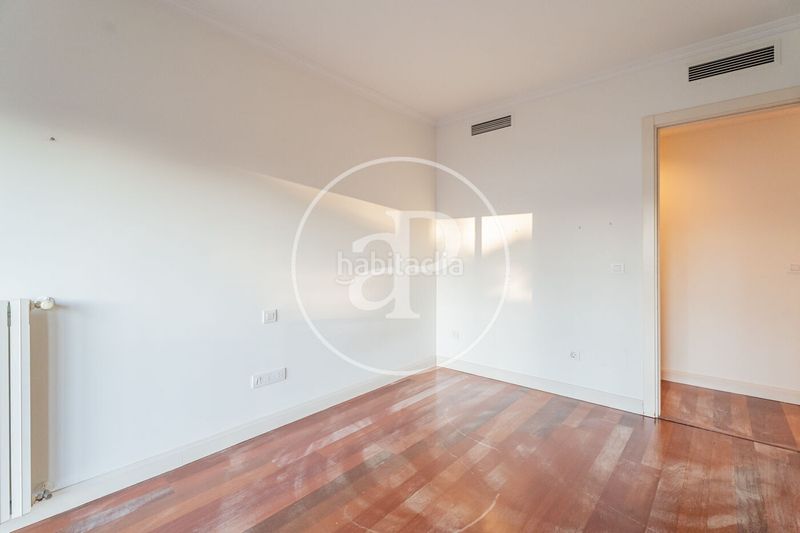 Foto c4e53c66-b521-4b65-9e44-1b9c767661ed. Pis amb calefacció aparcament piscina a Hispanoamérica-Bernabéu Madrid