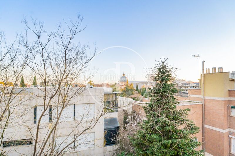 Foto c8daad0e-f7ed-4efa-9ac6-3050194cf1ba. Pis amb calefacció aparcament piscina a Hispanoamérica-Bernabéu Madrid