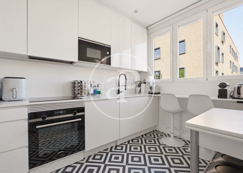 Foto 09c3942d-c1be-4caf-830d-318529b21814. Pis amb calefacció aparcament piscina a Nueva España Madrid