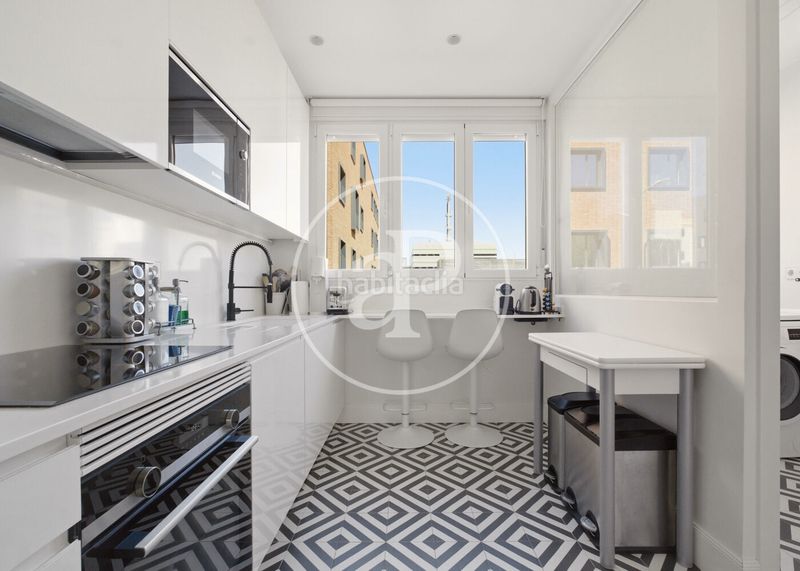 Foto d6cdaf07-c87f-47b3-b140-6d2951a8f6b8. Pis amb calefacció aparcament piscina a Nueva España Madrid