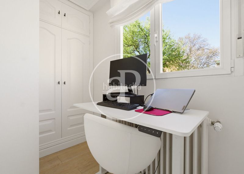 Foto ece06372-f54e-4226-a5a1-f682bd059942. Pis amb calefacció aparcament piscina a Nueva España Madrid