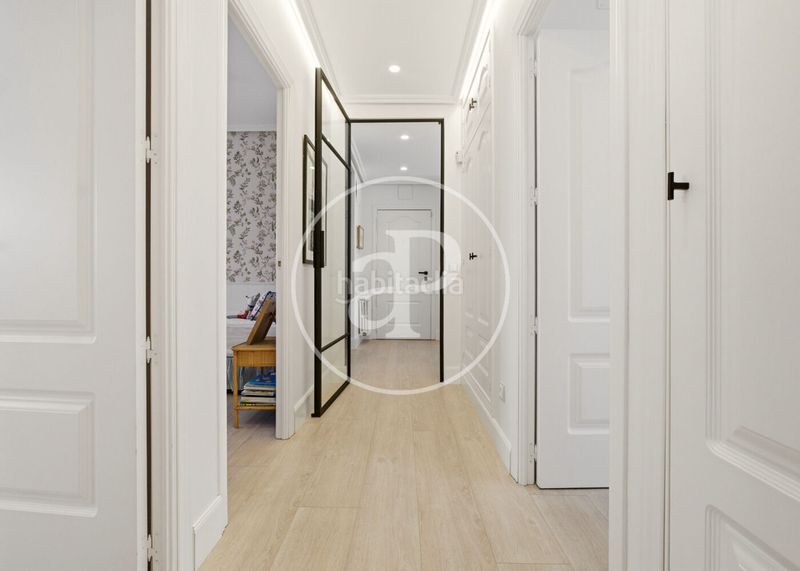 Foto f03bb962-3a20-4957-88dd-283f57ba4516. Pis amb calefacció aparcament piscina a Nueva España Madrid