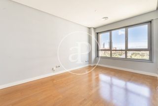 Flat in C. de Dulce Chacón