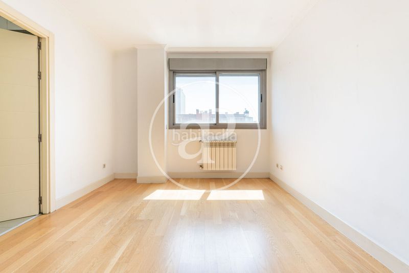 Foto 5133e1d3-efc2-4061-9ba1-f27c0e66dcb9. Pis amb calefacció aparcament piscina a Legazpi Madrid