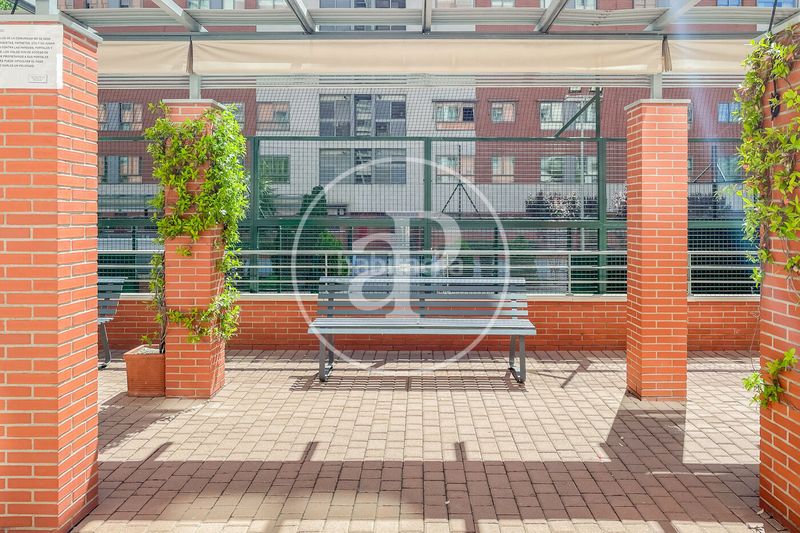 Foto a364056e-4b96-4c9c-bcbb-fbc271373245. Pis amb calefacció aparcament piscina a Legazpi Madrid