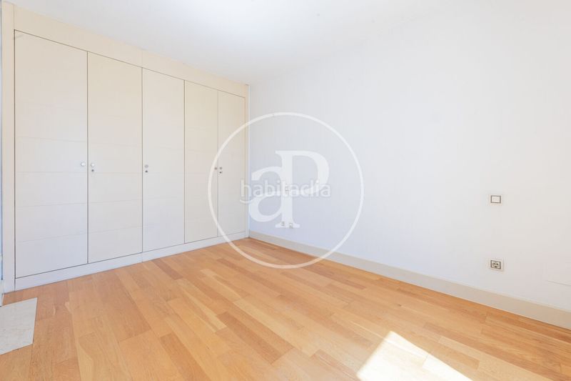 Foto f9471caf-5701-4966-8617-20a23fcb1b34. Pis amb calefacció aparcament piscina a Legazpi Madrid