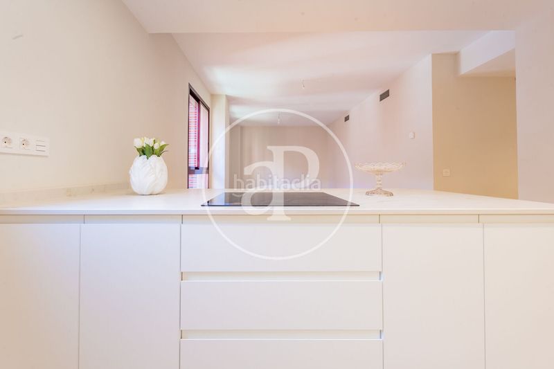 Foto 0c94e2ef-5d31-4a4b-be39-569e37fc34cc. Pis amb calefacció aparcament a San Juan Bautista Madrid