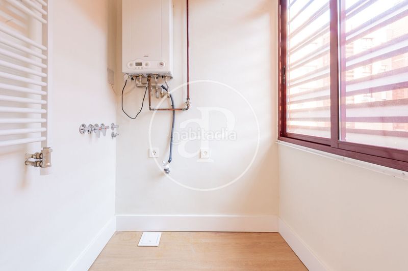 Foto 8e3f9f31-4bb8-4fd1-a14c-b820c9b1cacf. Pis amb calefacció aparcament a San Juan Bautista Madrid