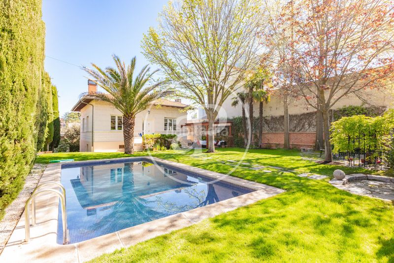 Foto 5352c3ee-76f9-4c89-ae6d-40527dc8c707. Casa amb calefacció aparcament piscina a La Florida - El Plantío Madrid