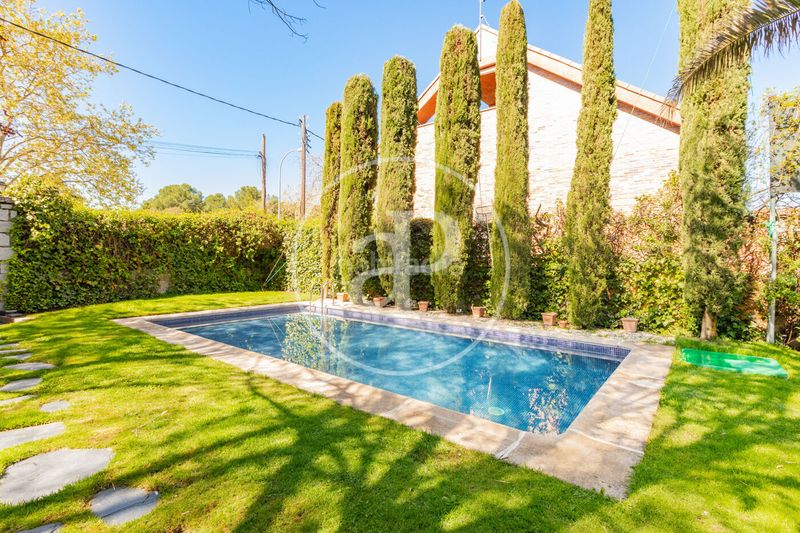 Foto ee285d7e-43de-4618-8c4e-afb85bed5d1d. Casa amb calefacció aparcament piscina a La Florida - El Plantío Madrid