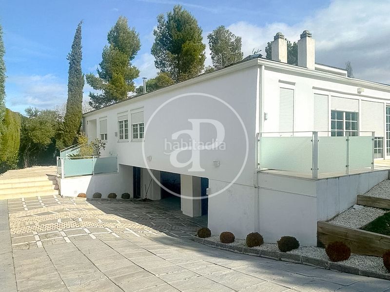 Foto 93e5d6fb-0971-4d09-8859-1b6c9903dfa1. Casa amb calefacció aparcament piscina a urbanización La Moraleja La Moraleja
