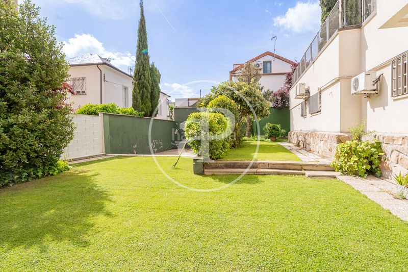 Foto d5a89998-233f-48b0-80d7-2994cd01b686. Pis amb calefacció aparcament piscina a Hispanoamérica-Bernabéu Madrid