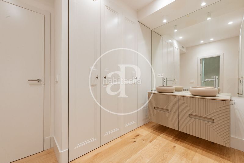 Foto c5798045-493c-47e4-9d79-7a02e88d484f. Pis amb calefacció a Ibiza Madrid