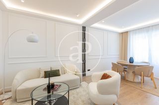 Pis  C. de narváez. Piso en venta en goya
