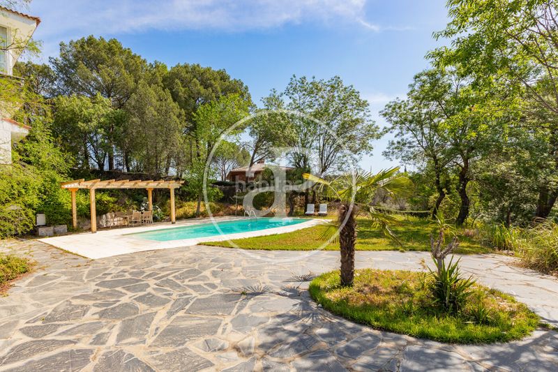 Foto 01409ab7-ea1b-4bff-aa0f-e0226cf7e36b. Casa amb calefacció aparcament piscina a El Monte Torrelodones