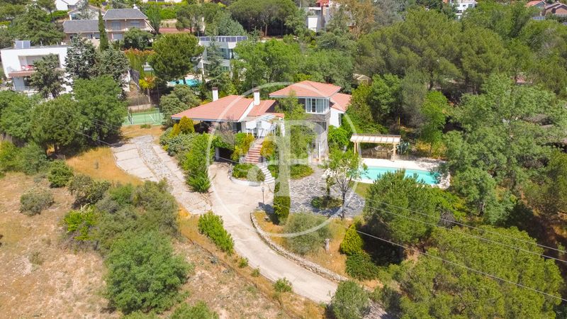 Foto 597e2d7d-9087-4257-a551-07b107250cbe. Casa amb calefacció aparcament piscina a El Monte Torrelodones