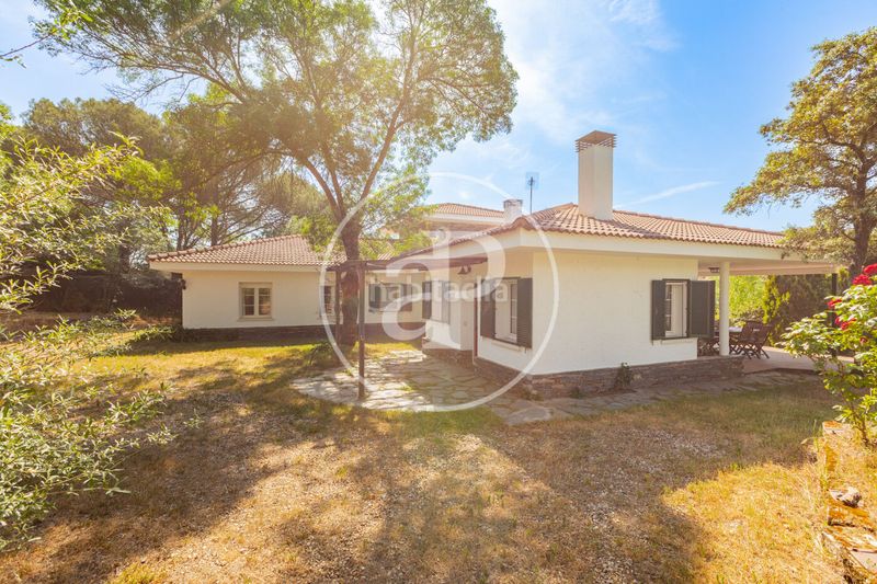 Foto bd5abe8e-1271-4495-bda4-4ed05568d123. Casa amb calefacció aparcament piscina a El Monte Torrelodones