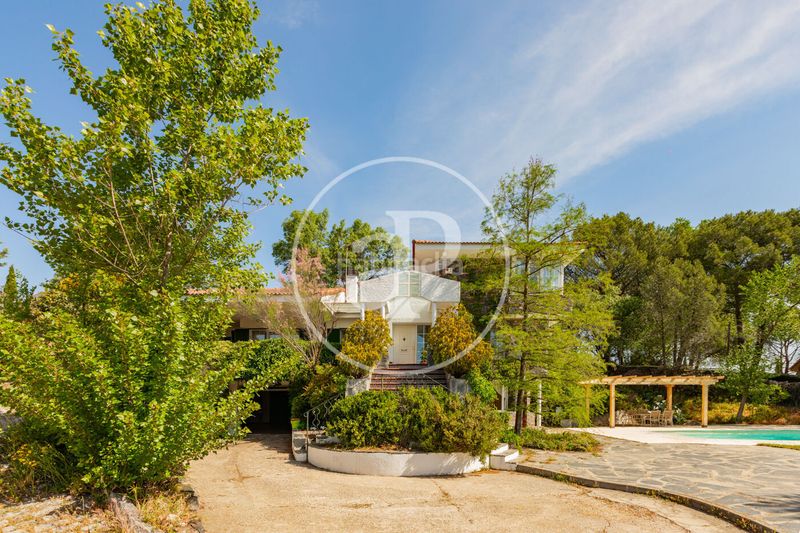Foto dd76284f-b751-4153-ab8c-450b3c515e5b. Casa amb calefacció aparcament piscina a El Monte Torrelodones