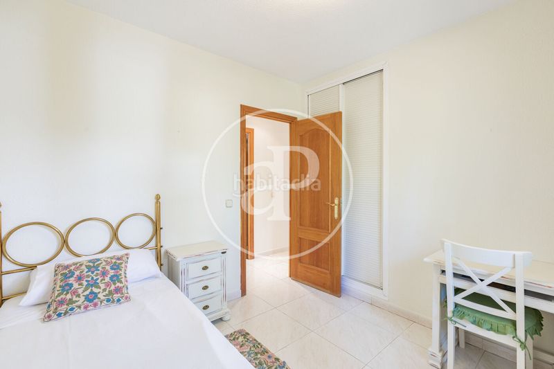 Foto f4fd6e9d-f460-4cf3-bcb6-e76ebe86805e. Casa amb calefacció aparcament piscina a El Monte Torrelodones