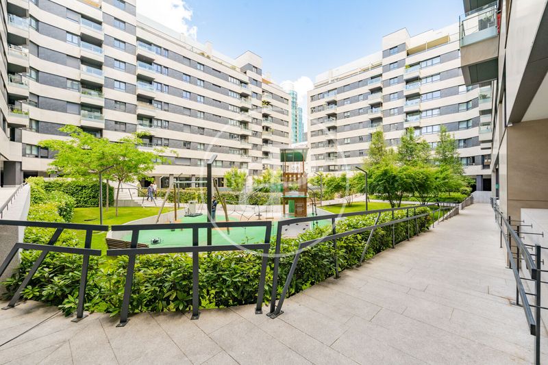 Foto 5a8a413d-74a5-4019-b9e9-6fc99aa553f9. Pis amb calefacció aparcament piscina a Ríos Rosas-Nuevos Ministerios Madrid