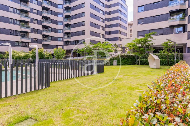 Foto ba54a9fe-66be-4b59-959f-56088e3f7292. Pis amb calefacció aparcament piscina a Ríos Rosas-Nuevos Ministerios Madrid
