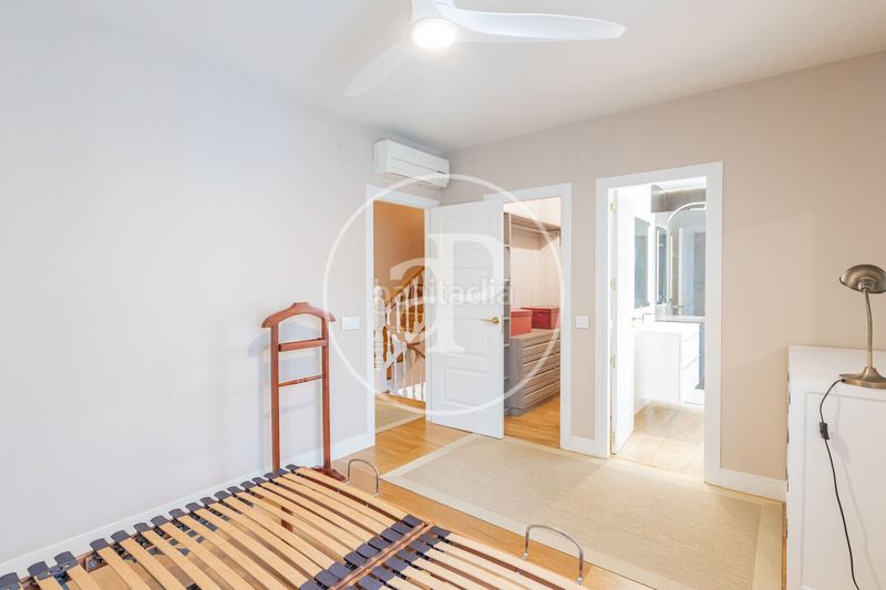 Foto 0aa6d91c-e598-42e2-ba0b-caa34673f090. Casa adossada amb calefacció aparcament a Salvador Madrid